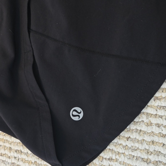 Lululemon Speed Up Shorts - Picture 3 of 7